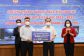 ong-tran-mai-pho-giam-doc-trung-tam-kinh-doanh-vnpt-ha-noi-nguoi-thu-2-tu-ben-trai-trao-10000-sim-tai-tro-cho-dai-dien-so-giao-duc-dao-tao-ha-noi-15274516