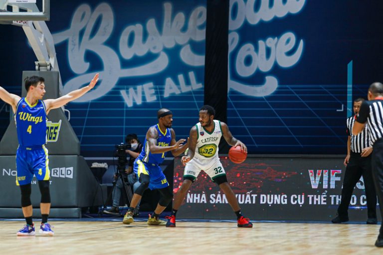 Game 14 chuỗi trận VBA Premier Bubble Games: Ho Chi Minh City Wings thắng Cantho Catfish ngoạn mục với cách biệt mong manh 88-87