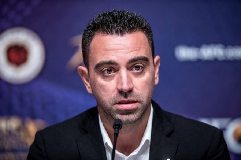 Xavi trở về Barcelona trong vài giờ tới