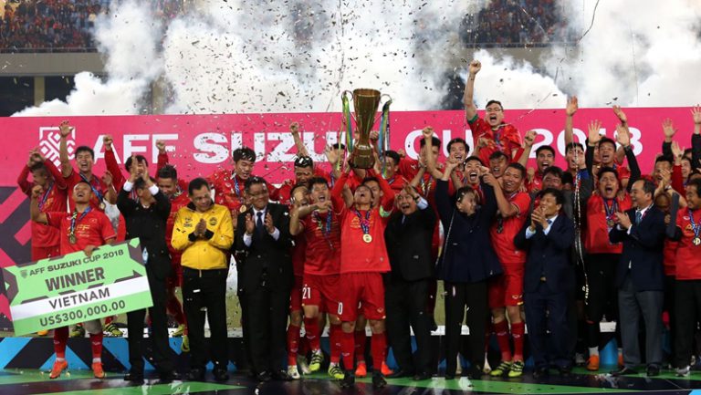 Cổ động viên Việt Nam phải cách ly 14 ngày nếu tới Singapore theo dõi AFF Suzuki Cup 2020