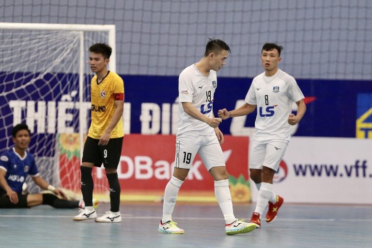 Lượt 13 Vòng chung kết giải Futsal vô địch quốc gia 2021: Thái Sơn Nam xây chắc ngôi đầu, Sahako vượt khó