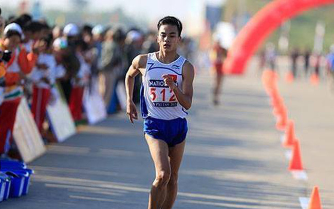 Nguyễn Thành Ngưng phá kỷ lục đi bộ 20km do chính anh xác lập