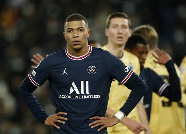 Tiền đạo Kylian Mbappe xô đổ kỷ lục của Lionel Messsi tại Champions League