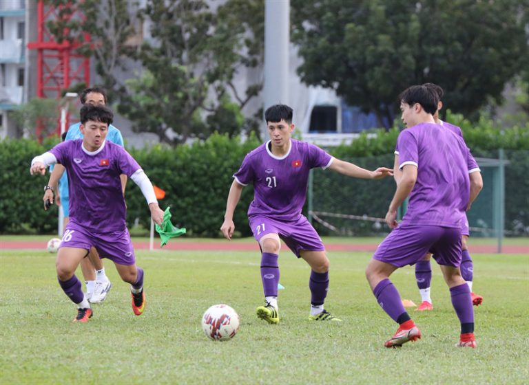 Tuyển Việt Nam trở lại sân tập, chuẩn bị cho mục tiêu kế tiếp vòng bảng AFF Cup 2020