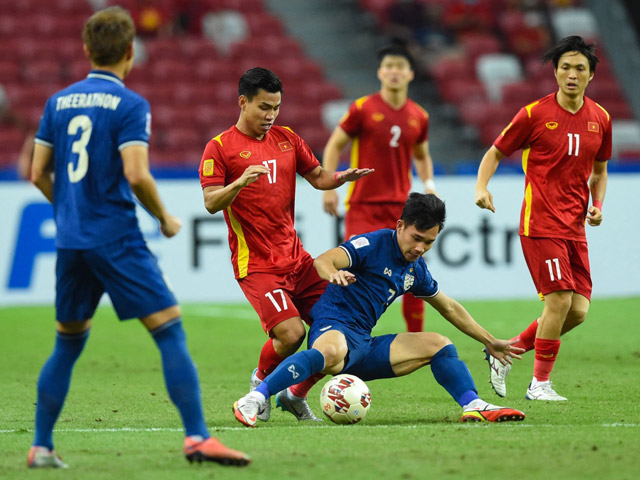 Quang Hải kém duyên, tuyển Việt Nam bị Thái Lan dẫn trước 2-0 sau trận bán kết lượt đi
