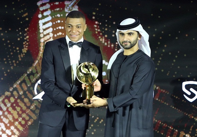 Mbappe đoạt giải thưởng Dubai Globe Soccer Awards