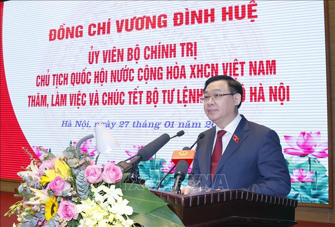 Chủ tịch Quốc hội Vương Đình Huệ thăm, chúc Tết Bộ Tư lệnh Thủ đô Hà Nội