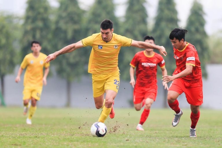 U23 Việt Nam giao hữu với câu lạc bộ Hà Nội