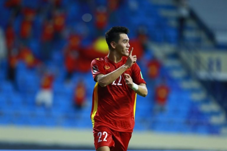 Tiến Linh xếp trên Chanathip, Theerathon ở Bảng xếp hạng “Cầu thủ hay nhất châu Á” 2021