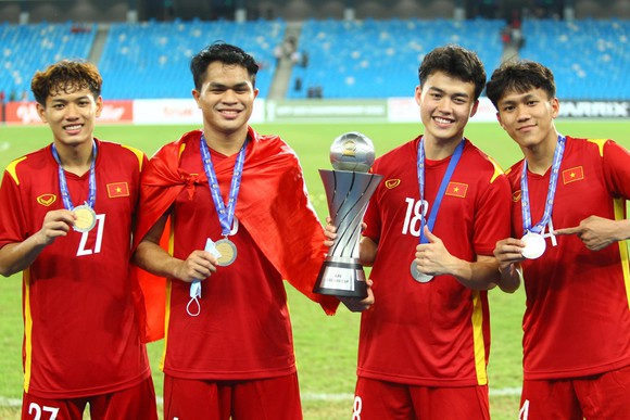 Hoàng Anh Gia Lai trao thưởng cho 4 cầu thủ vô địch U23 Đông Nam Á 2022