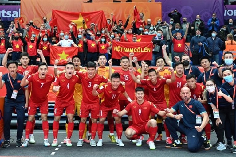 TS – Bóng đá Việt Nam trong năm 2022: Nỗ lực vượt khó để gặt hái thành công