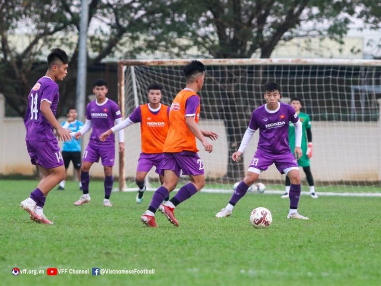 Đội tuyển U23 Việt Nam làm quen với bóng thi đấu tại giải vô địch U23 Đông Nam Á 2022