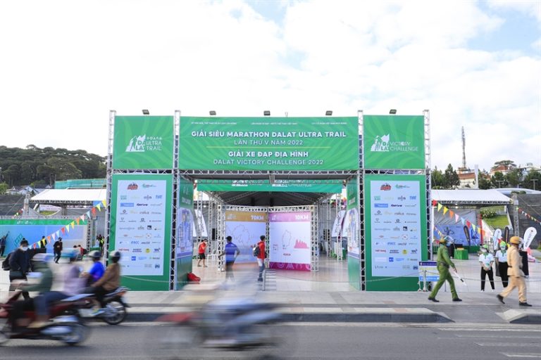 Dalat Ultra Trail – Dalat Victory Challenge 2022: Hàng ngàn vận động viên hội tụ về Quảng trường Lâm Viên