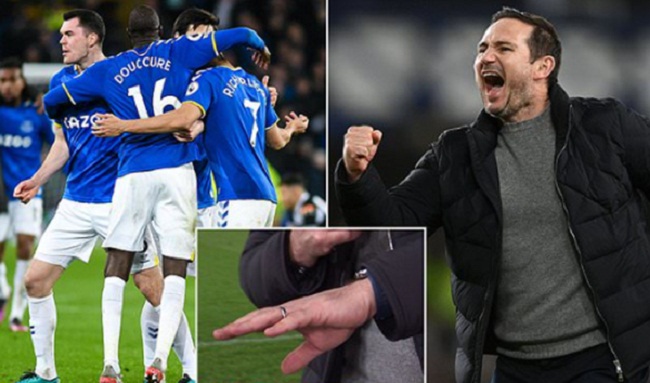 Huấn luyện viên Lampard gặp tai nạn hi hữu sau chiến thắng của Everton
