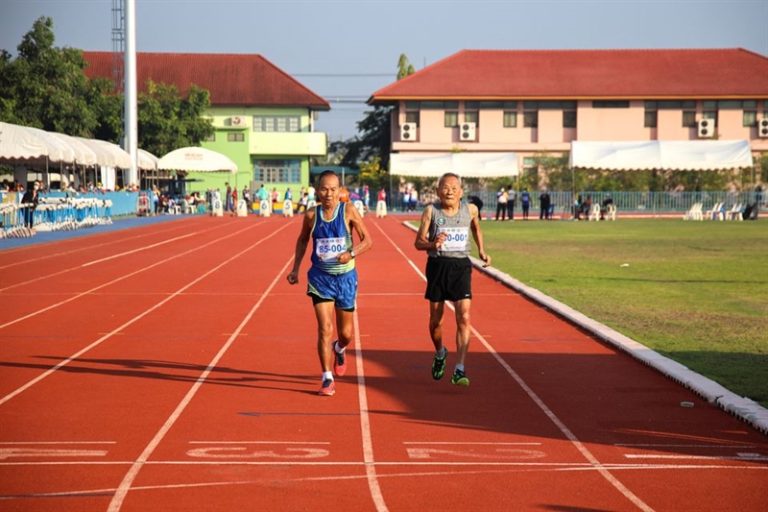 Cụ ông 102 tuổi phá kỷ lục chạy 100m tại Thái Lan