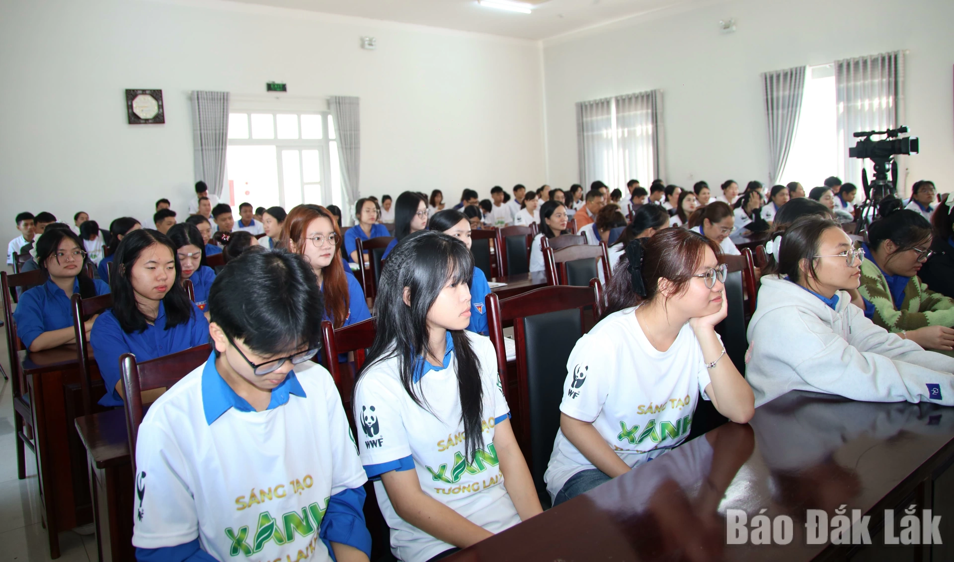 Đoàn viên, thanh niên tỉnh Đắk Lắk tham gia hưởng ứng Giờ Trái đất năm 2026