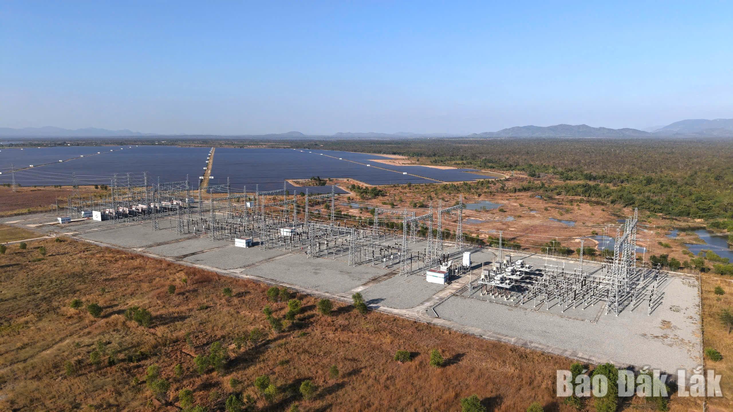 Cụm Nhà máy điện mặt trời 831 MWp do Tập đoàn Xuân Thiện triển khai tại xã Ia Lốp có quy mô lớn nhất Đông Nam Á với tổng vốn đầu tư gần 16.000 tỷ đồng.