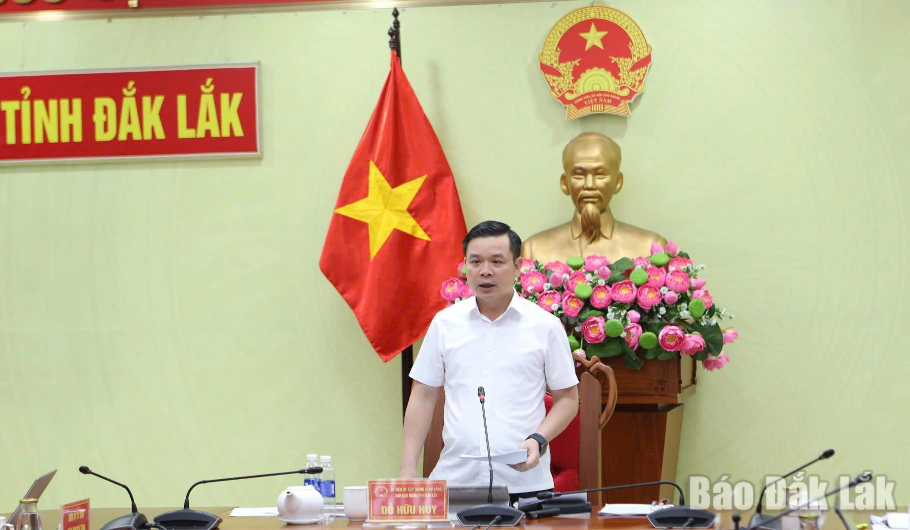 Ủy viên dự khuyết Trung ương Đảng, Phó Bí thư Tỉnh ủy, Chủ tịch UBND tỉnh Đỗ Hữu Huy phát biểu tại hội nghị.