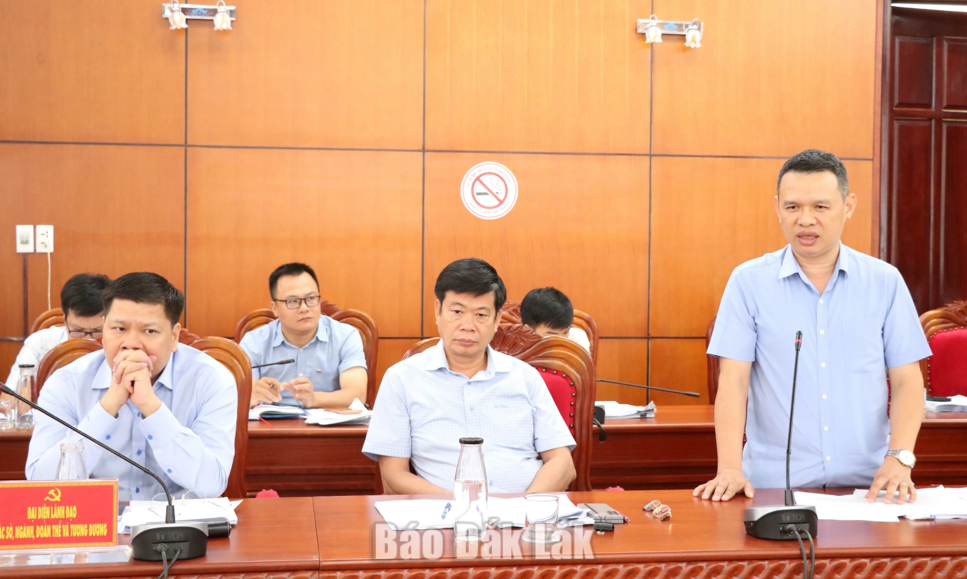 Giám đốc Ban Quản lý các dự án đầu tư xây dựng khu vực phía Đông tỉnh Đặng Khoa Đãm phát biểu tại hội nghị.