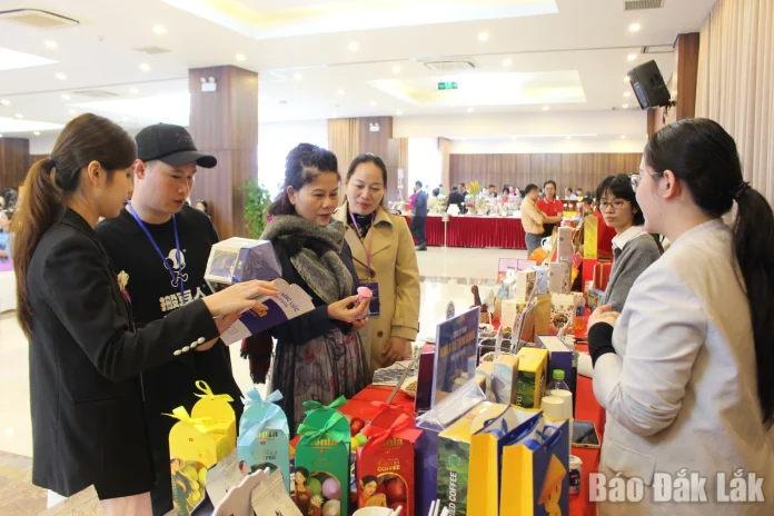 Doanh nghiệp tham gia chương trình xúc tiến thương mại tổ chức trong năm 2025 tại phường Buôn Ma Thuột.