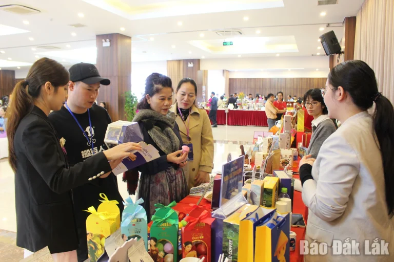 Doanh nghiệp tham gia chương trình xúc tiến thương mại tổ chức trong năm 2025 tại phường Buôn Ma Thuột.