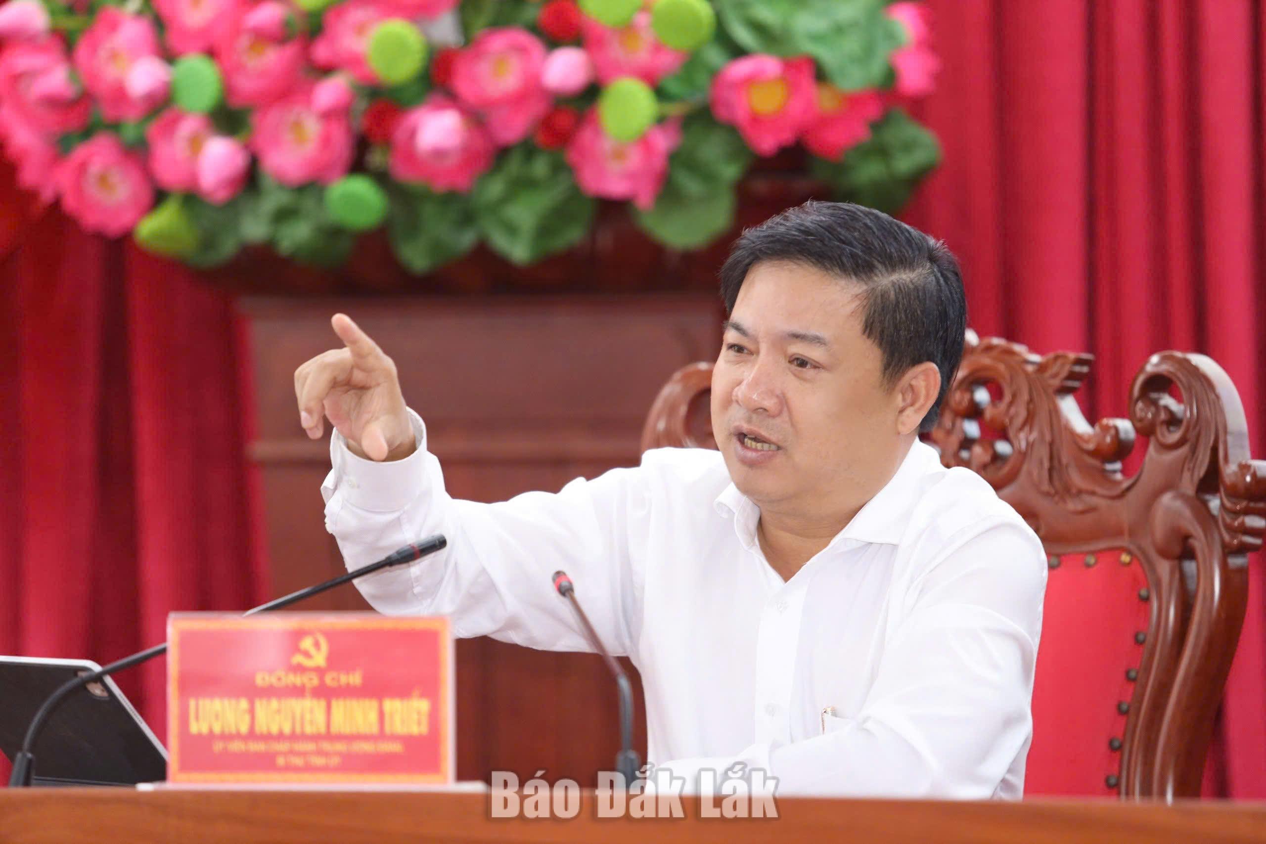 Đồng chí Lương Nguyễn Minh Triết, Ủy viên Trung ương Đảng, Bí thư Tỉnh ủy, Trưởng Đoàn ĐBQH tỉnh, Trưởng Ban Chỉ đạo thực hiện mục tiêu tăng trưởng kinh tế 02 con số tỉnh Đắk Lắk giai đoạn 2026 - 2030 kết luận cuộc họp.