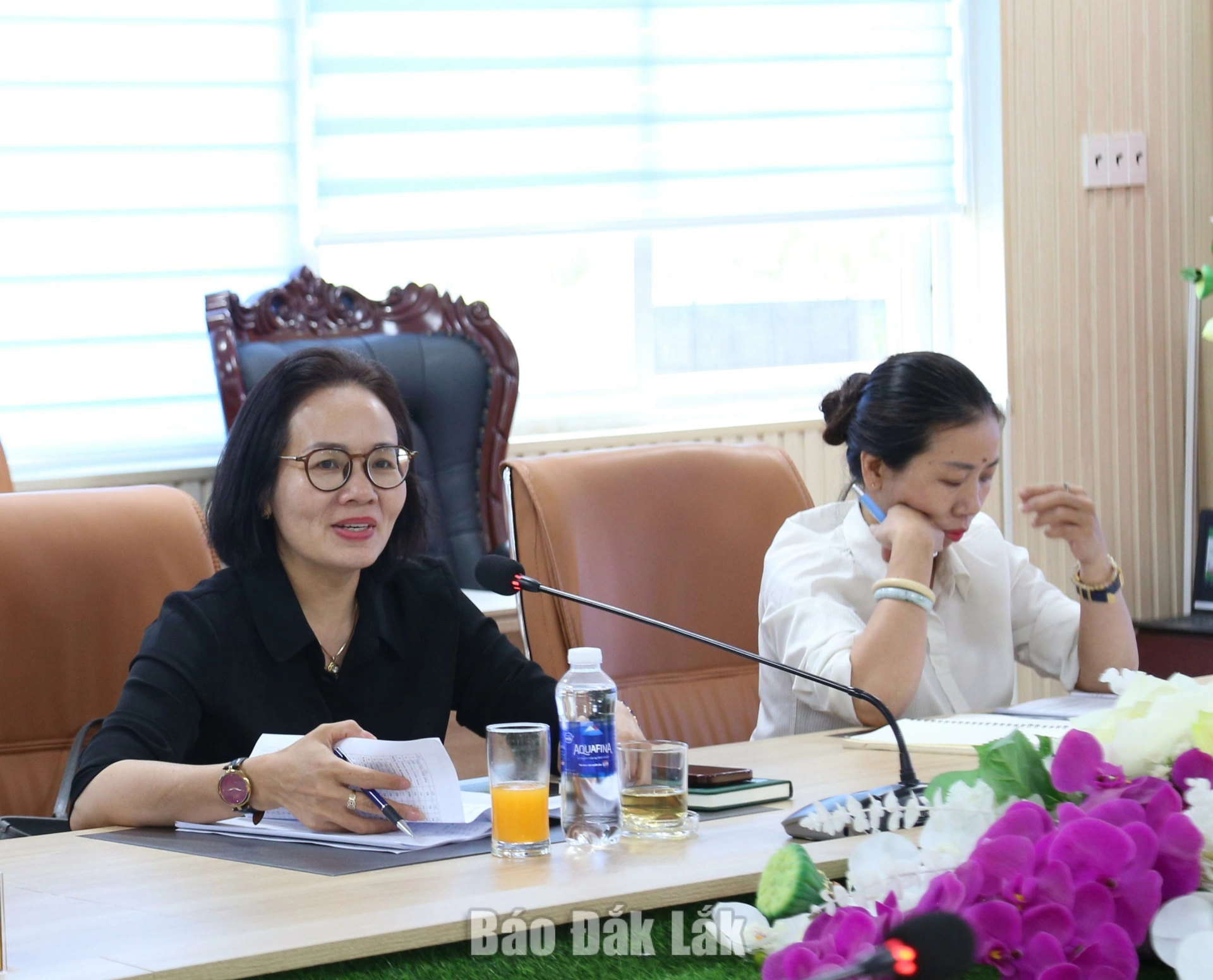 Bà Nguyễn Thị Hồng Thái, Phó Chủ tịch Ủy ban MTTQ Việt Nam tỉnh Đắk Lắk, Chủ tịch Hội Liên hiệp Phụ nữ tỉnh chia sẻ về hoạt động cho vay ủy thác.