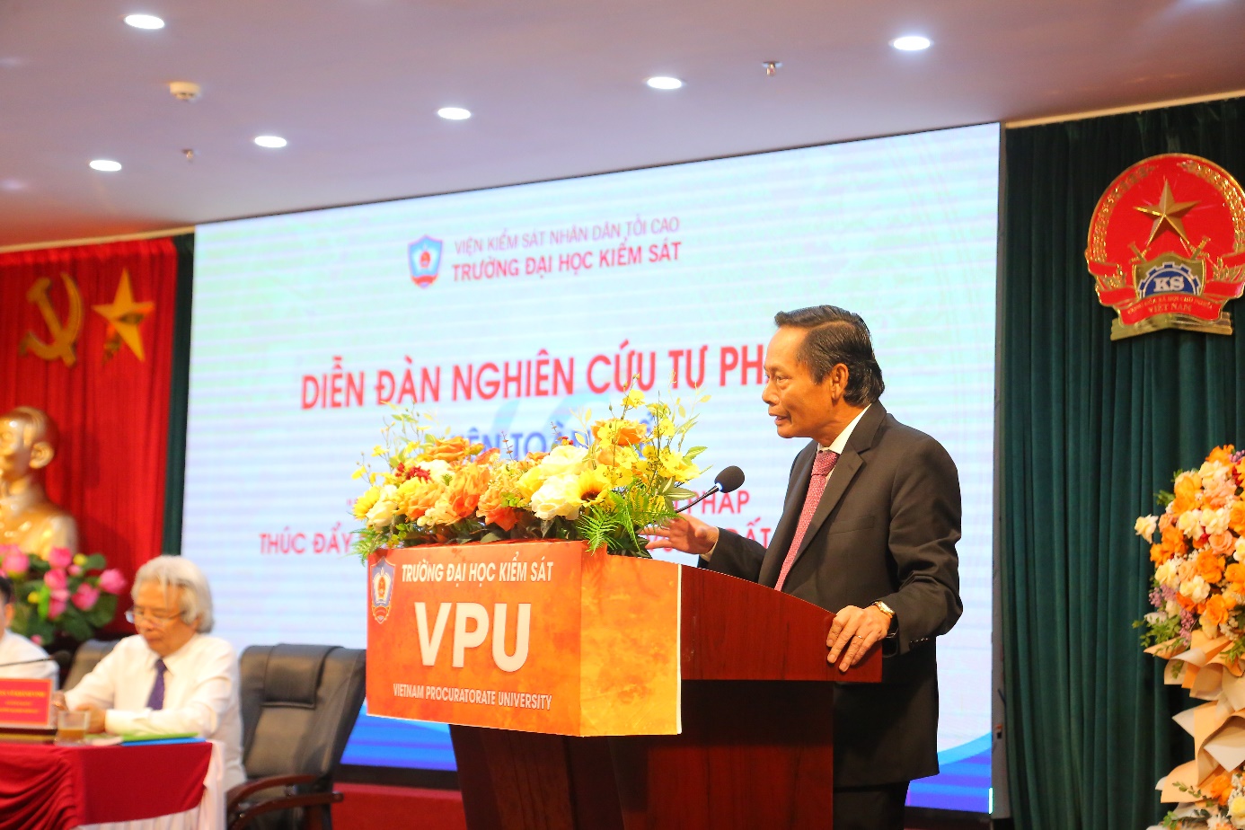 1779704606 986 hoan thien the che phap luat hien dai dong bo thuc day phat trien nhanh va ben vung dat nuoc 6a066