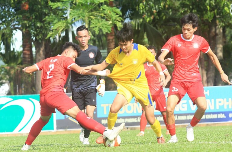 Giải bóng đá hạng Nhì quốc gia 2026: Đắk Lắk buộc đội đầu bảng chia điểm