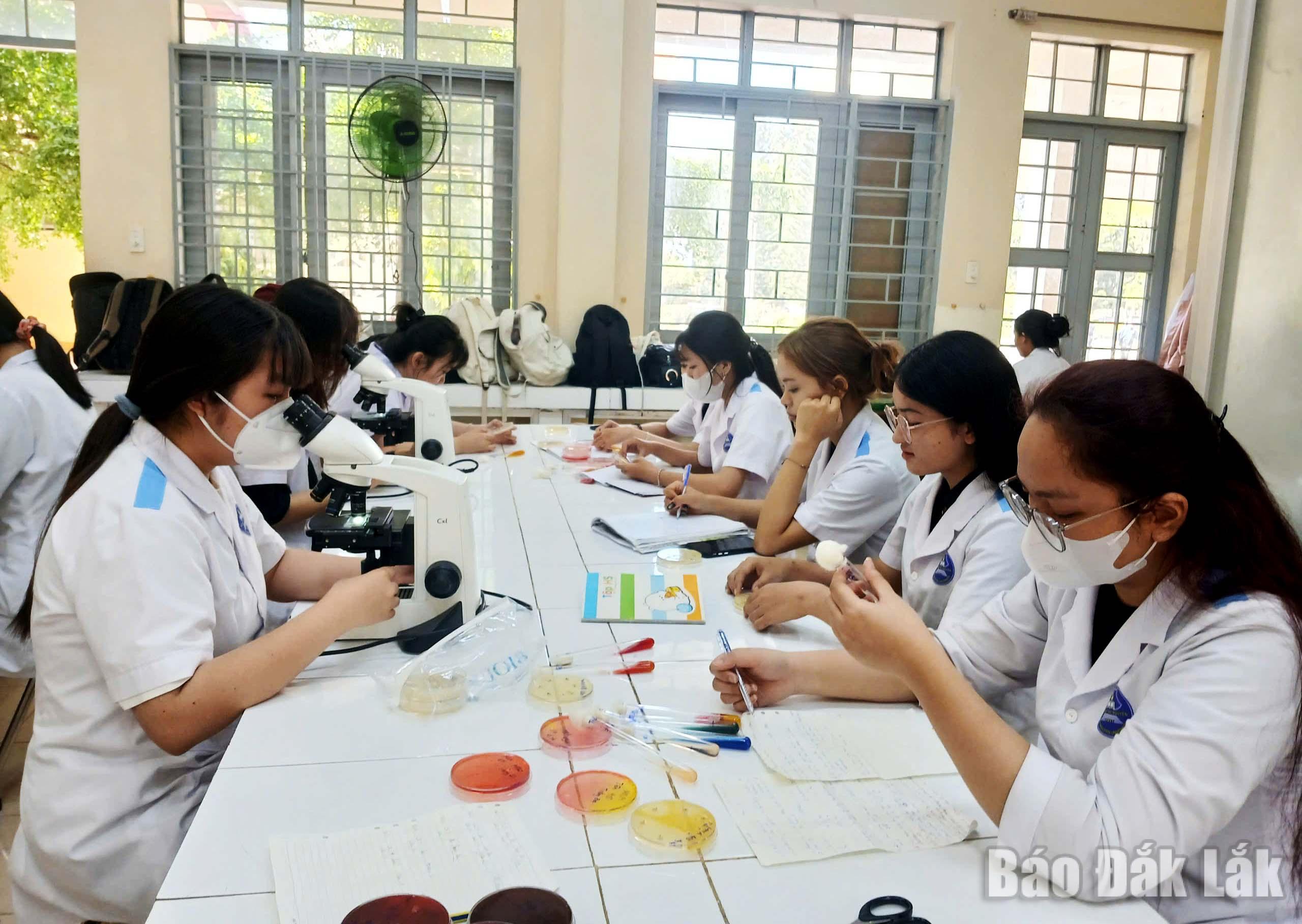 Xây dựng hệ sinh thái giáo dục số 1 1 20260515153920 20260522141805