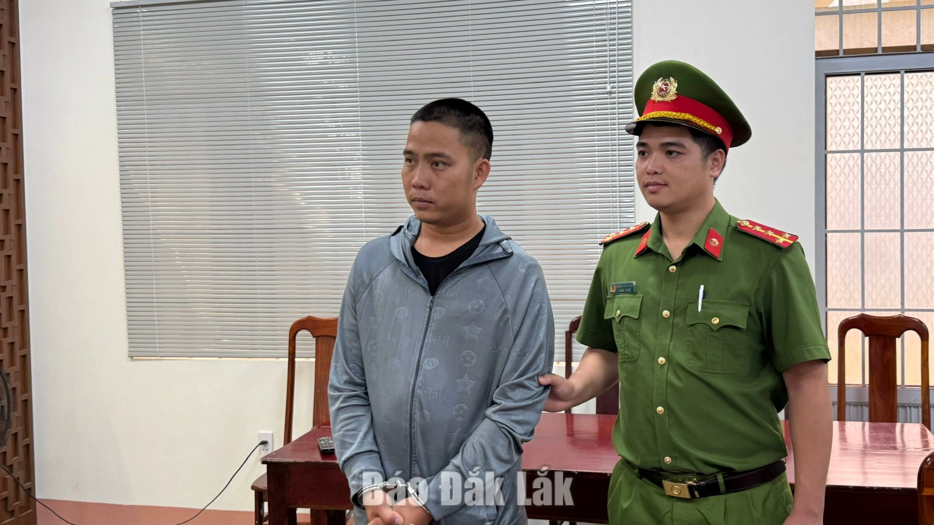 Bắt tạm giam tài xế xe tải vượt ẩu khiến nữ sinh lớp 9 tử vong 1 Lái xe Đỗ Đình Chánh tại Cơ quan Công an.