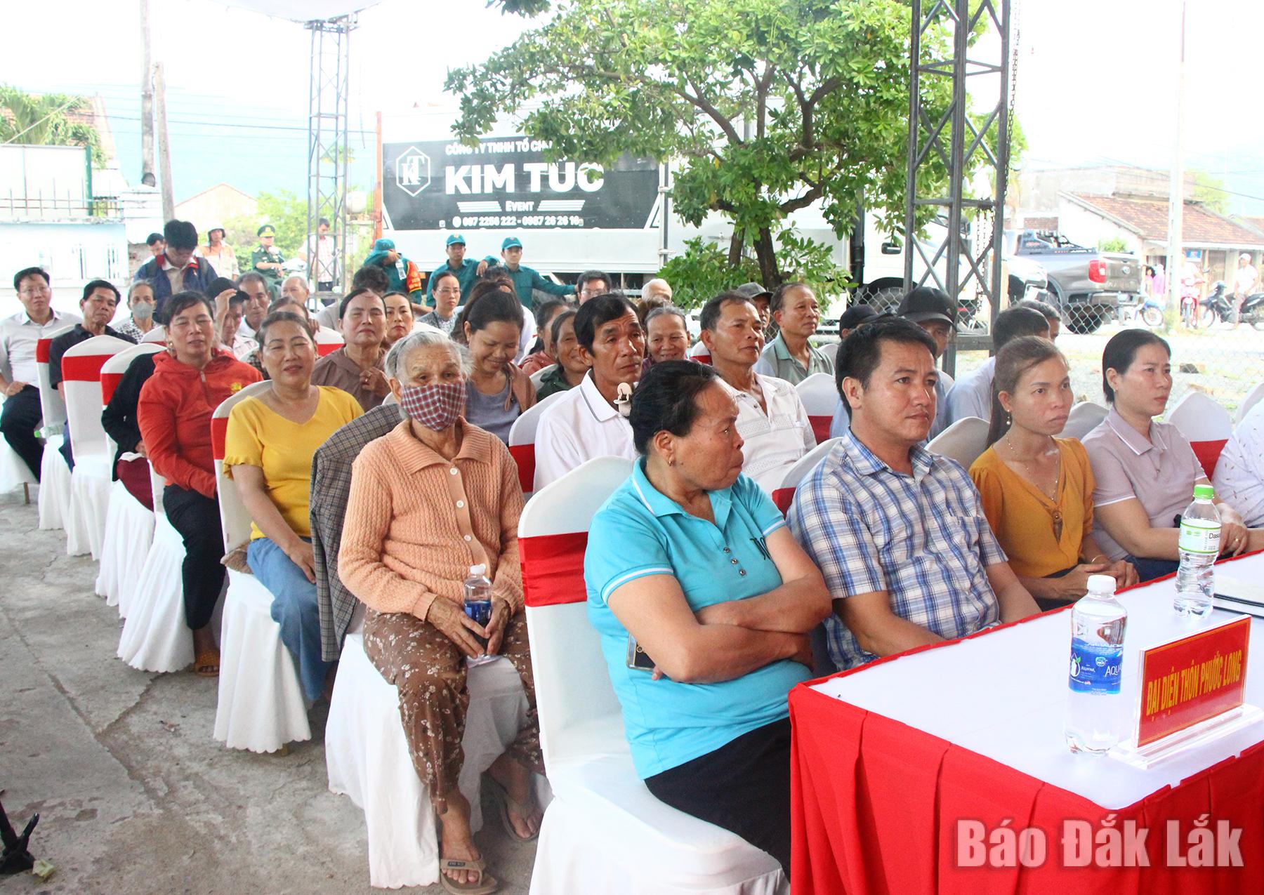 Xã Hòa Xuân phát động chiến dịch “60 ngày đêm cao điểm giải phóng mặt bằng” các dự án trọng điểm 3 Người dân vùng triển khai dự án tham dự lễ phát động.