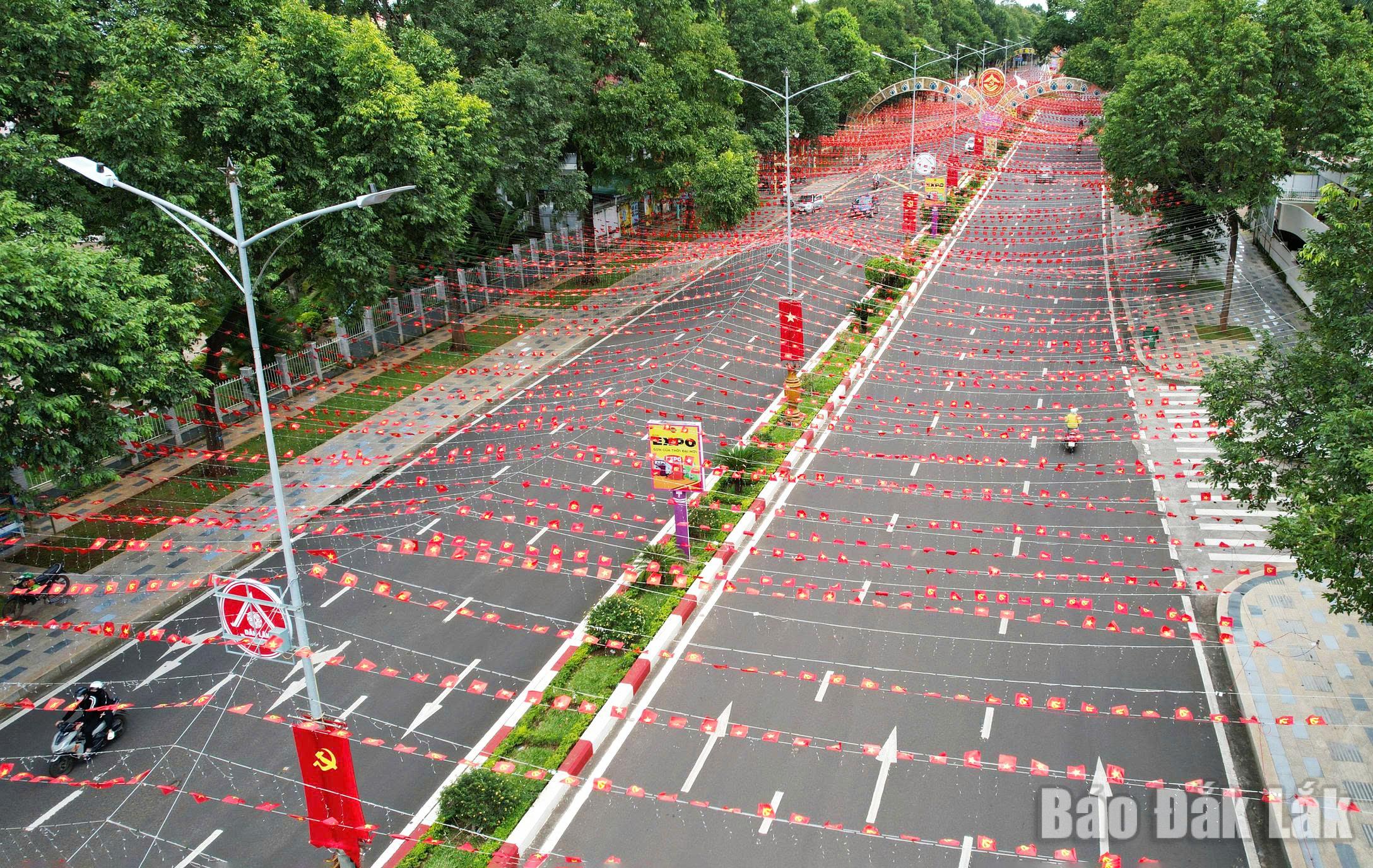 phân công trách nhiệm quản lý chiếu sáng đô thị trên địa bàn toàn tỉnh, nhằm tăng cường hiệu quả quản lý, vận hành hệ thống chiếu sáng công cộng, góp phần bảo đảm mỹ quan, an toàn và phát triển đô thị bền vững. Ảnh: Vạn Tiếp