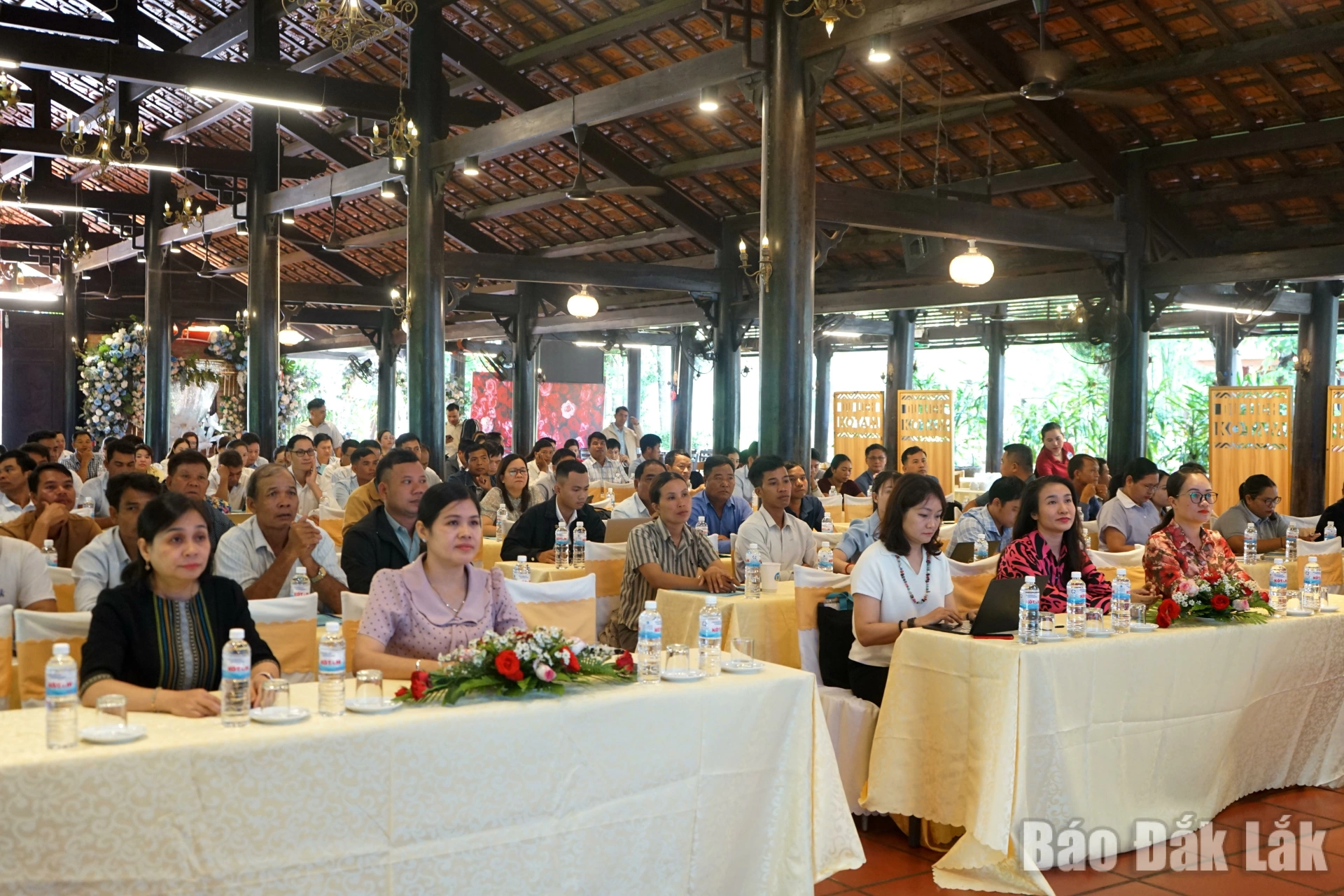 Nâng cao năng lực bảo tồn và phát huy di sản văn hóa truyền thống cho cán bộ cơ sở 1 Đại biểu và học viên tham dự khai mạc lớp tập huấn
