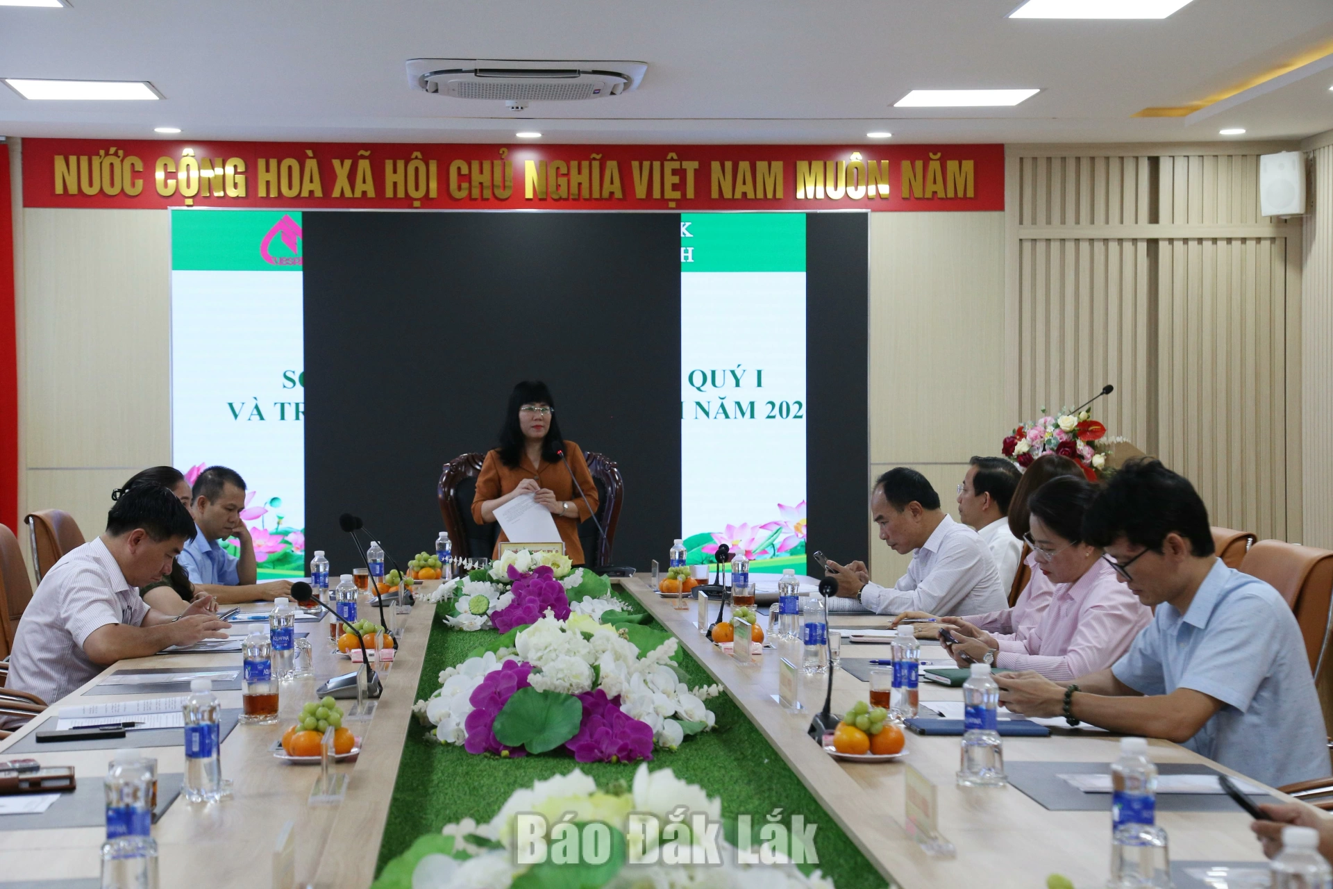 Gần 31.000 lượt hộ được vay vốn tín dụng chính sách trong quý 1/2026 1 Phó Chủ tịch Thường trực UBND tỉnh Đắk Lắk Hồ Thị Nguyên Thảo – Trưởng ban đại diện HĐQT NHCSXH chi nhánh tỉnh Đắk Lắk chủ trì cuộc họp.