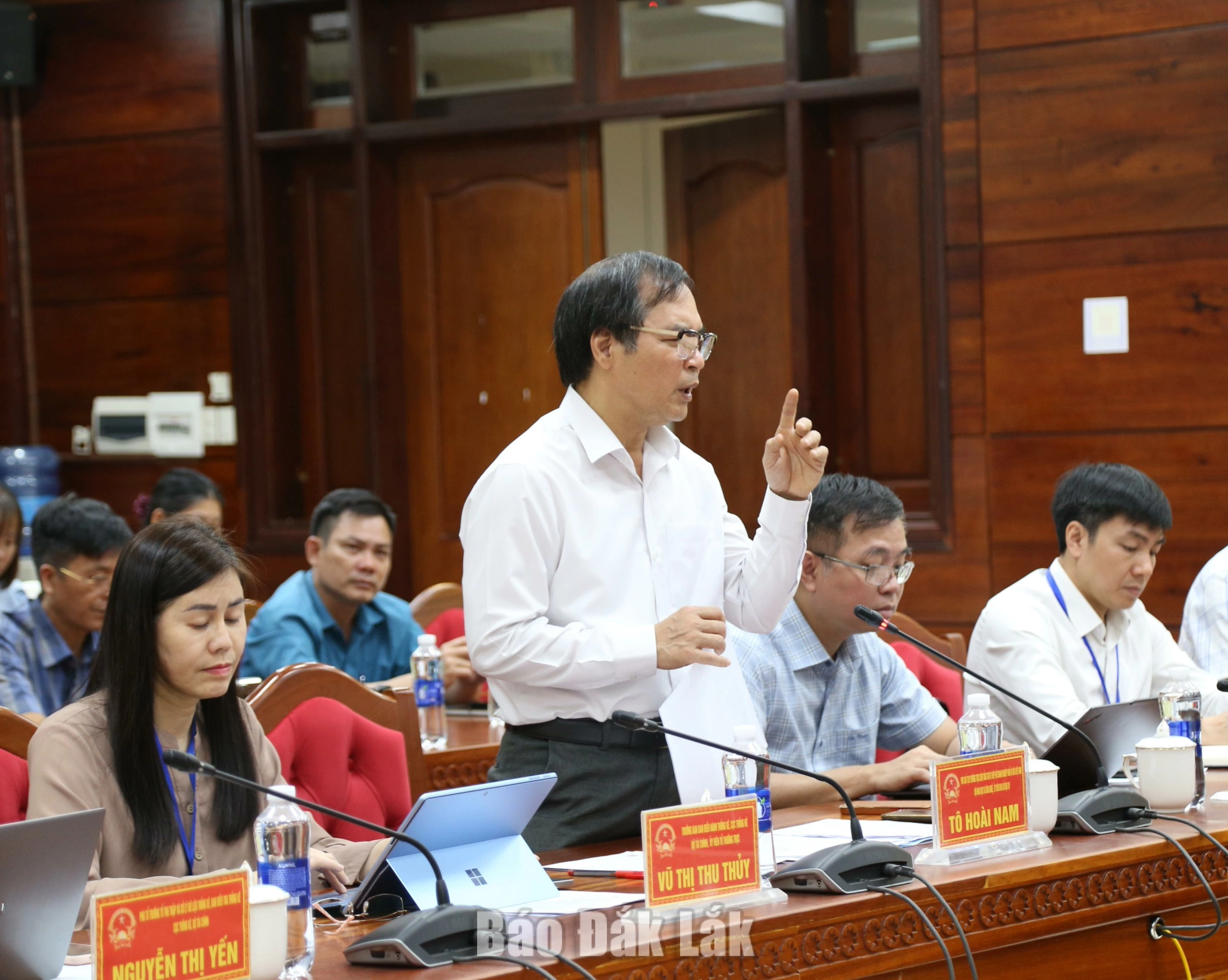 Ông Tô Hoài Nam - Trưởng đoàn công tác số 10 của Ban Chỉ đạo Tổng điều tra kinh tế 2026 phát biểu tại buổi làm việc.