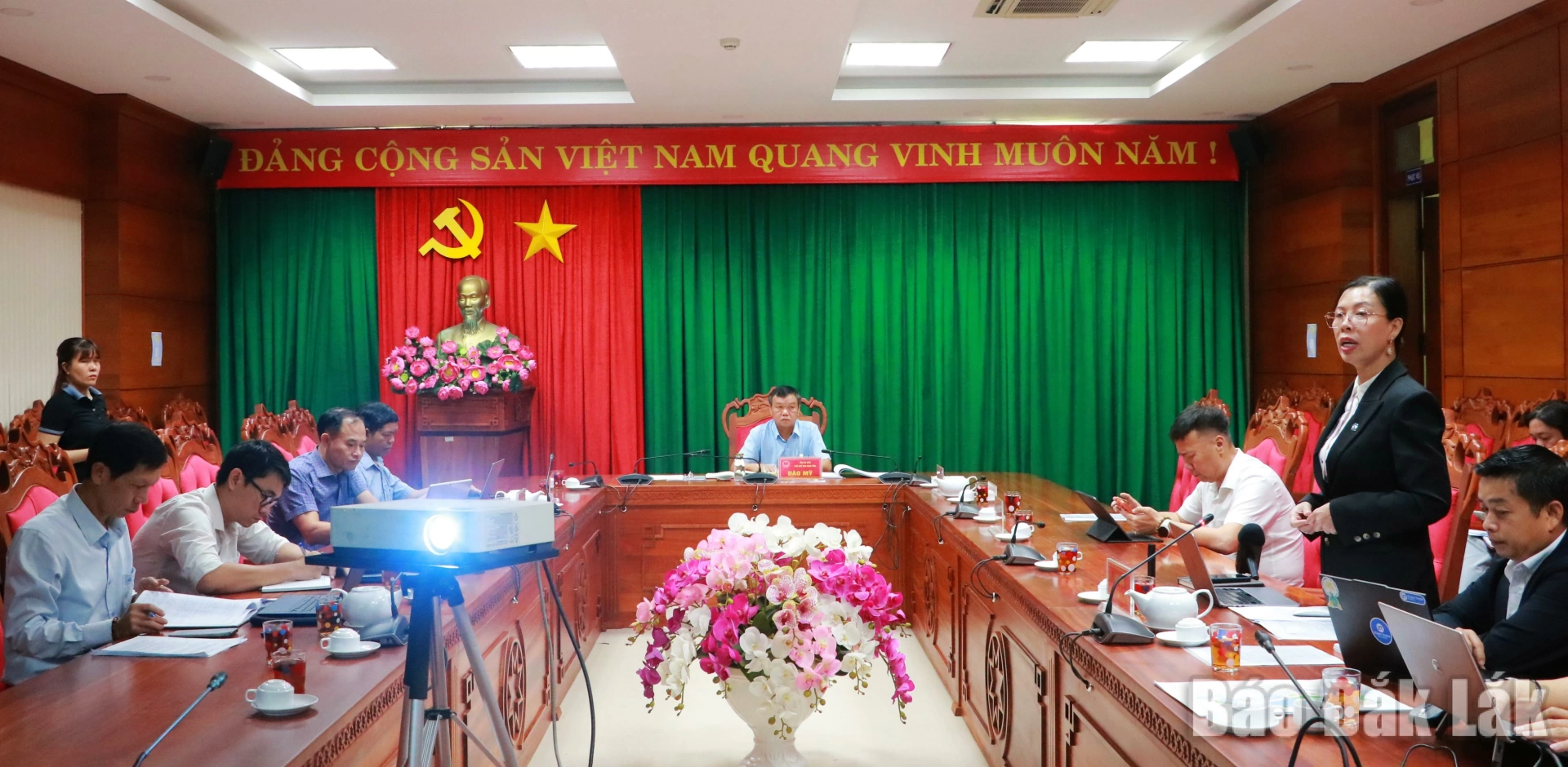Xây dựng dự án du lịch nghỉ dưỡng Cù lao Mái Nhà trở thành biểu tượng du lịch của Đắk Lắk 1 Quang cảnh buổi làm việc.