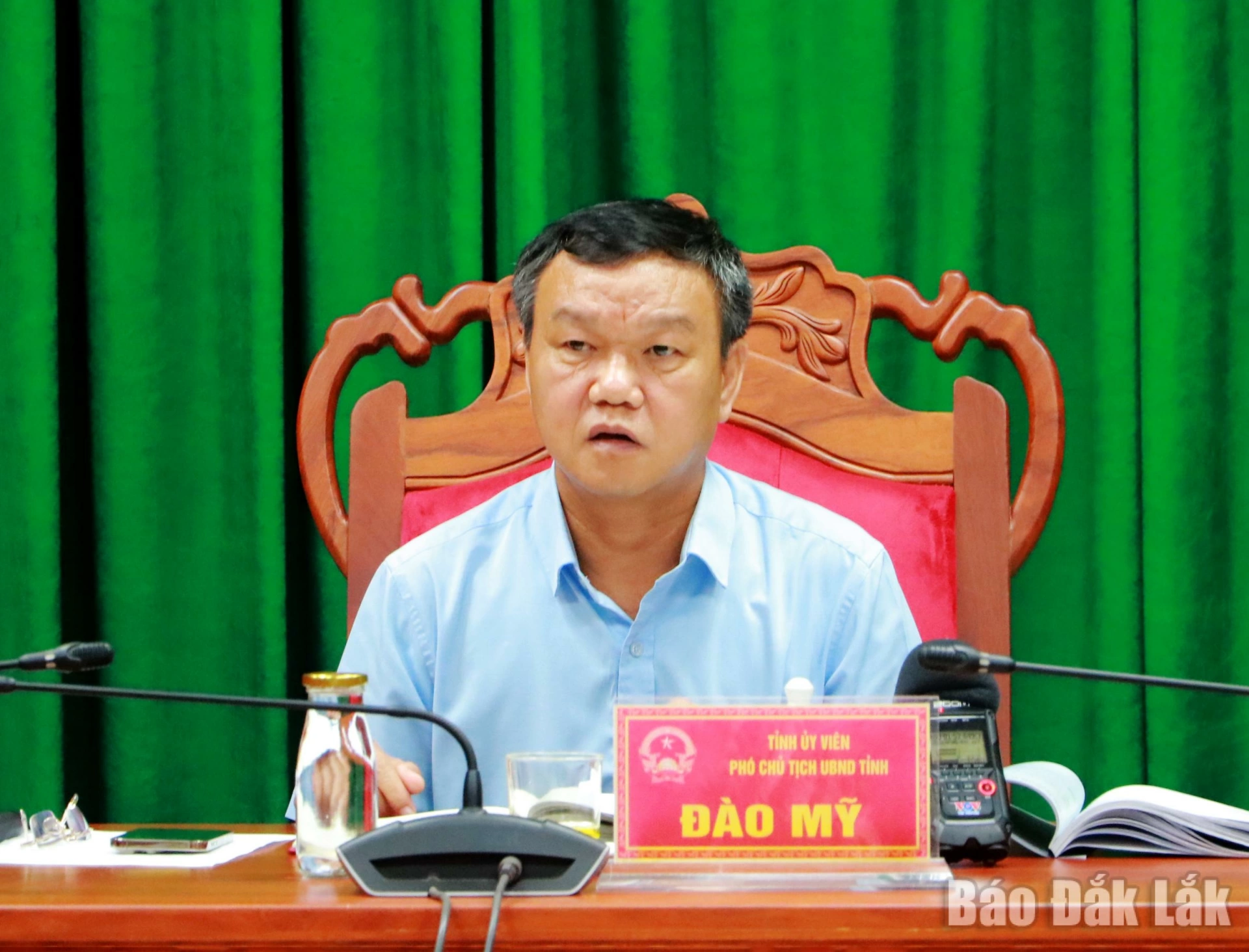 Xây dựng dự án du lịch nghỉ dưỡng Cù lao Mái Nhà trở thành biểu tượng du lịch của Đắk Lắk 4 Phó Chủ tịch UBND tỉnh Đào Mỹ chỉ đạo giao các sở, ngành và địa phương liên quan phối hợp rà soát quy hoạch khu vực triển khai dự án.