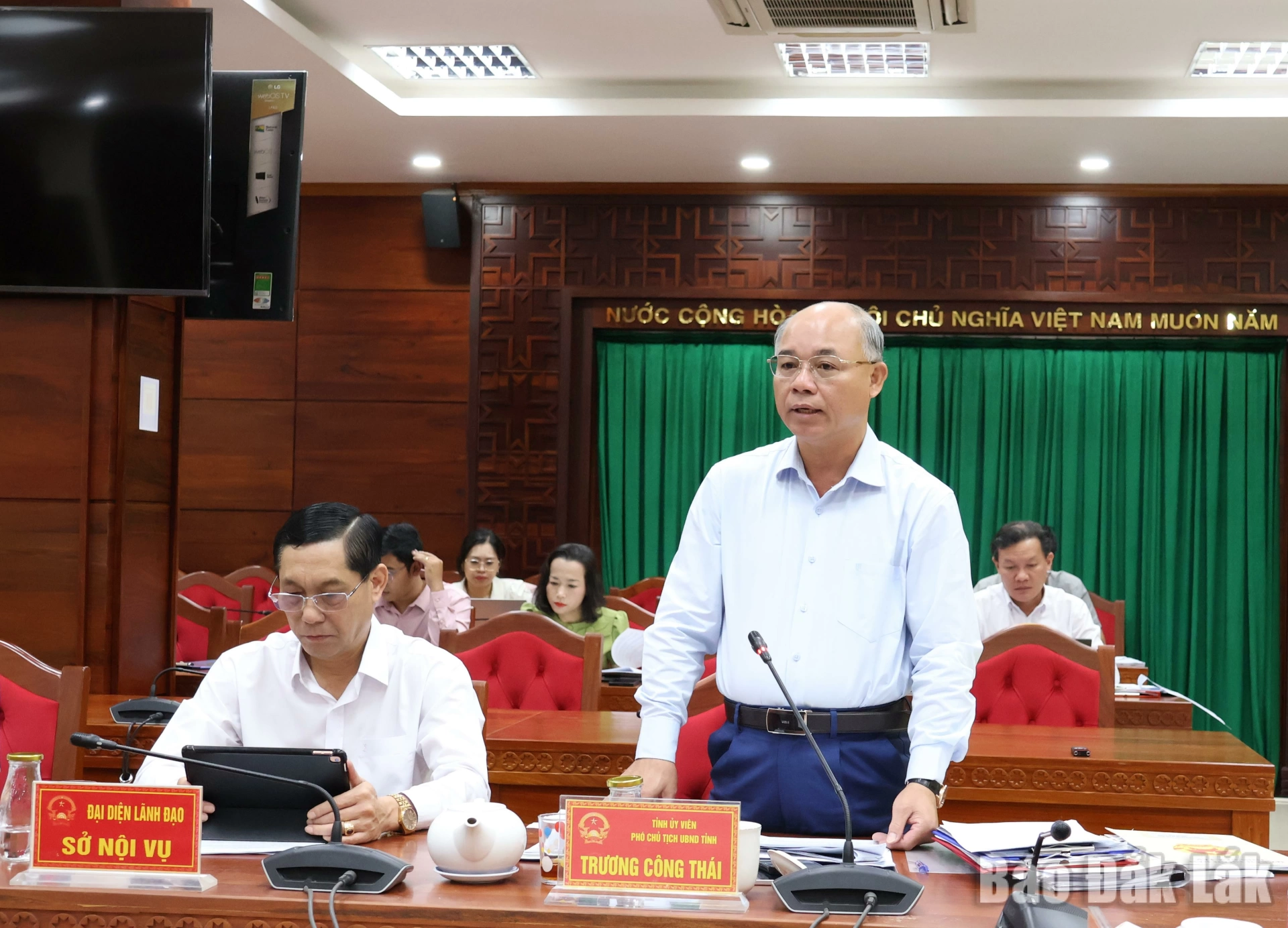 Tháo gỡ khó khăn, nâng cao hiệu quả hoạt động của doanh nghiệp nhà nước 3 Phó Chủ tịch UBND tỉnh Đắk Lắk Trương Công Thái phát biểu tại cuộc họp.