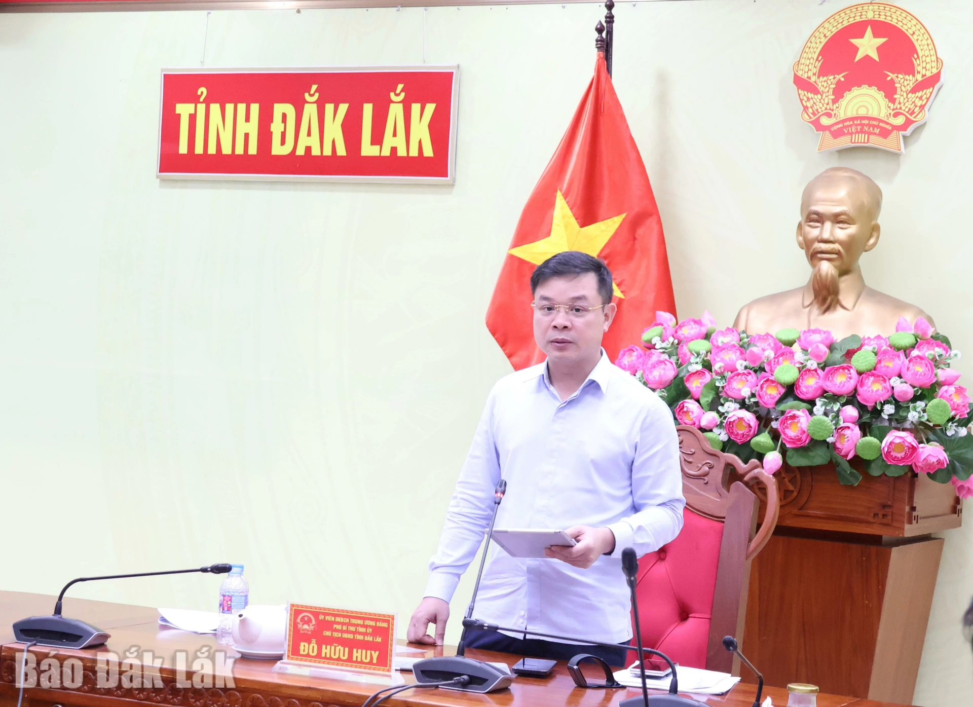Tháo gỡ khó khăn, nâng cao hiệu quả hoạt động của doanh nghiệp nhà nước 4 Ủy viên Dự khuyết Trung ương Đảng, Phó Bí thư Tỉnh ủy, Chủ tịch UBND tỉnh Đỗ Hữu Huy phát biểu kết luận cuộc họp.