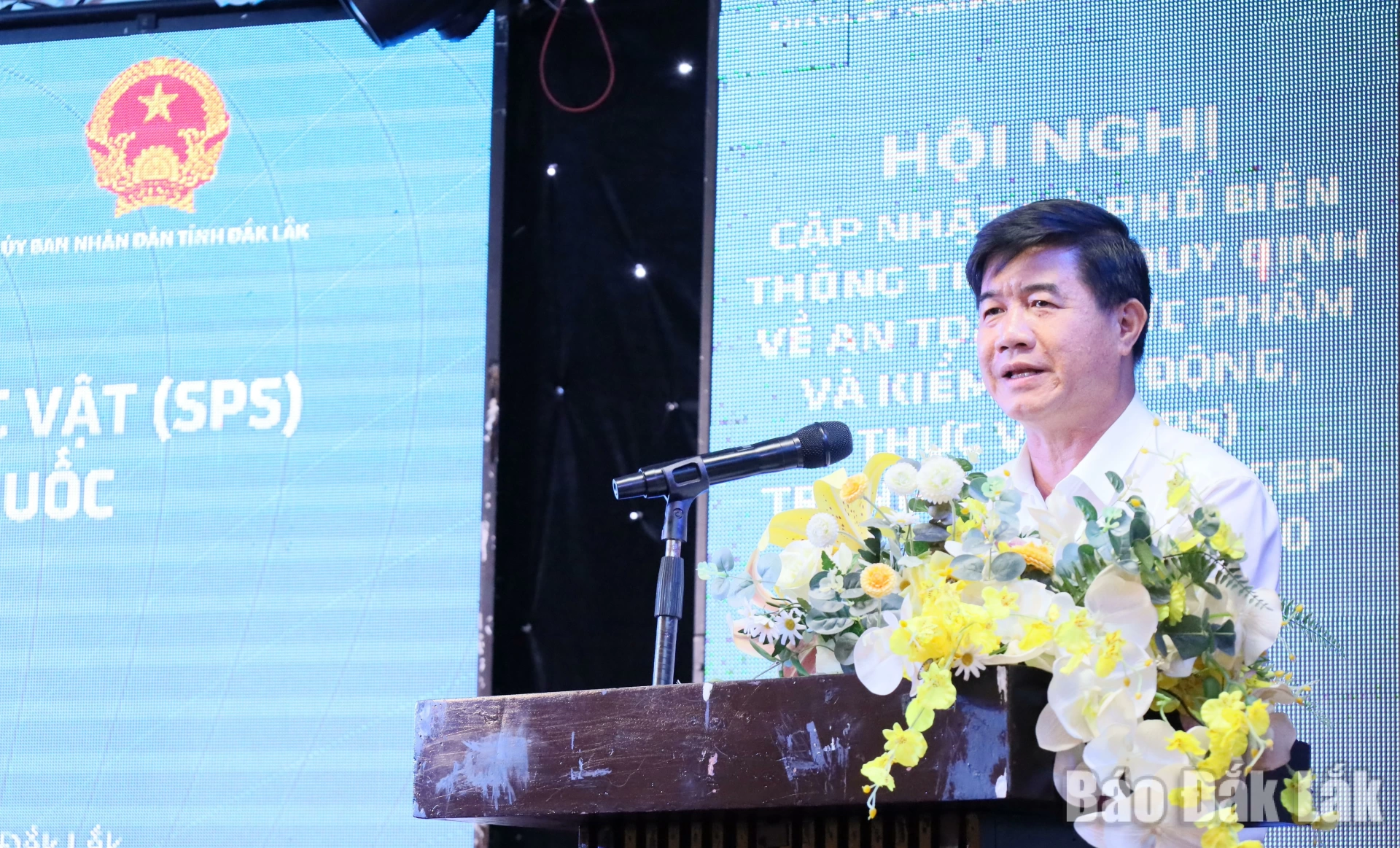 Cập nhật quy định SPS và Nghị định 280 của Tổng cục Hải quan Trung Quốc để thúc đẩy xuất khẩu nông sản bền vững 2 Phó Chủ tịch UBND tỉnh Đắk Lắk Nguyễn Thiên Văn phát biểu ý kiến.