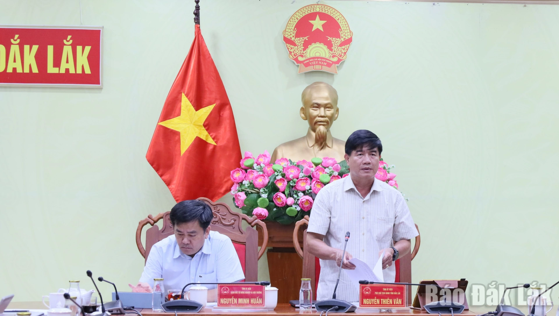 Nhanh chóng tháo gỡ vướng mắc về cấp mã số vùng trồng và kiểm nghiệm nông sản xuất khẩu 1 Phó Chủ tịch UBND tỉnh Nguyễn Thiên Văn báo cáo tình hình của tỉnh Đắk Lắk tại hội nghị trực tuyến.