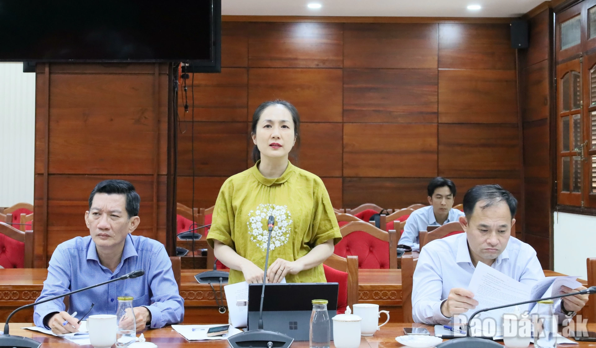 Rà soát và đẩy nhanh tiến độ chuẩn bị cho Hội nghị Công bố Quy hoạch tỉnh Đắk Lắk và Xúc tiến đầu tư năm 2026 4 Đại diện lãnh đạo Sở Công thương báo cáo tiến độ công tác chuẩn bị cho hội nghị.