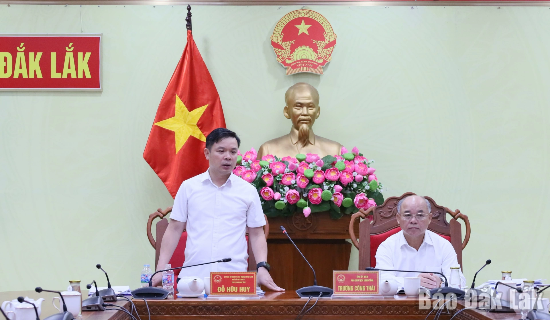Rà soát và đẩy nhanh tiến độ chuẩn bị cho Hội nghị Công bố Quy hoạch tỉnh Đắk Lắk và Xúc tiến đầu tư năm 2026 1 đồng chí: Đỗ Hữu Huy, Ủy viên dự khuyết Trung ương Đảng, Phó Bí thư Tỉnh ủy, Chủ tịch UBND tỉnh Đắk Lắk phát biểu chỉ đạo cuộc họp.