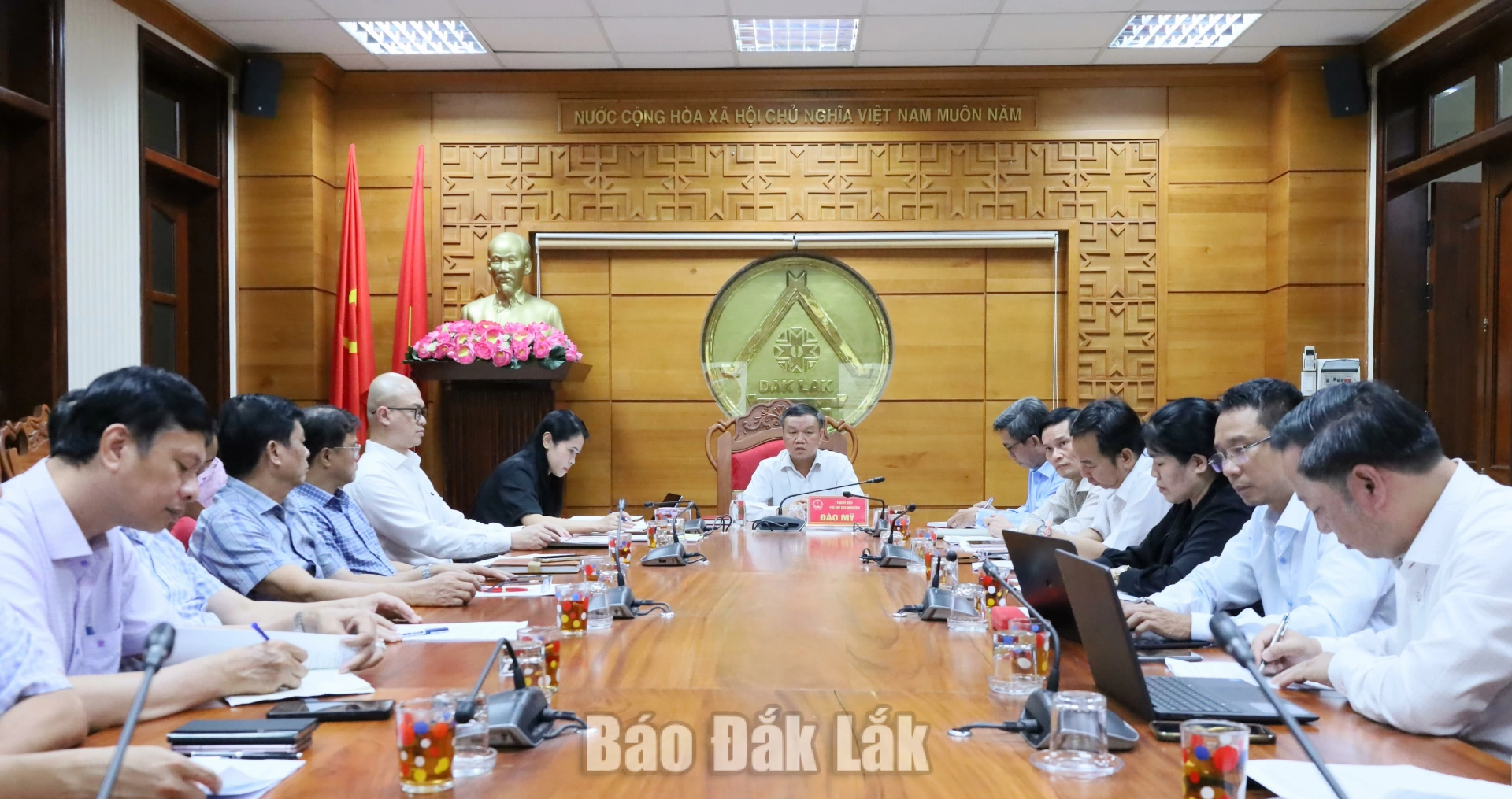 Rà soát, hoàn thiện nội dung dự thảo Đề án Lễ hội Cà phê Buôn Ma Thuột lần thứ 10 năm 2027 1 Đồng chí Đào Mỹ, Phó Chủ tịch UBND tỉnh chủ trì cuộc họp.