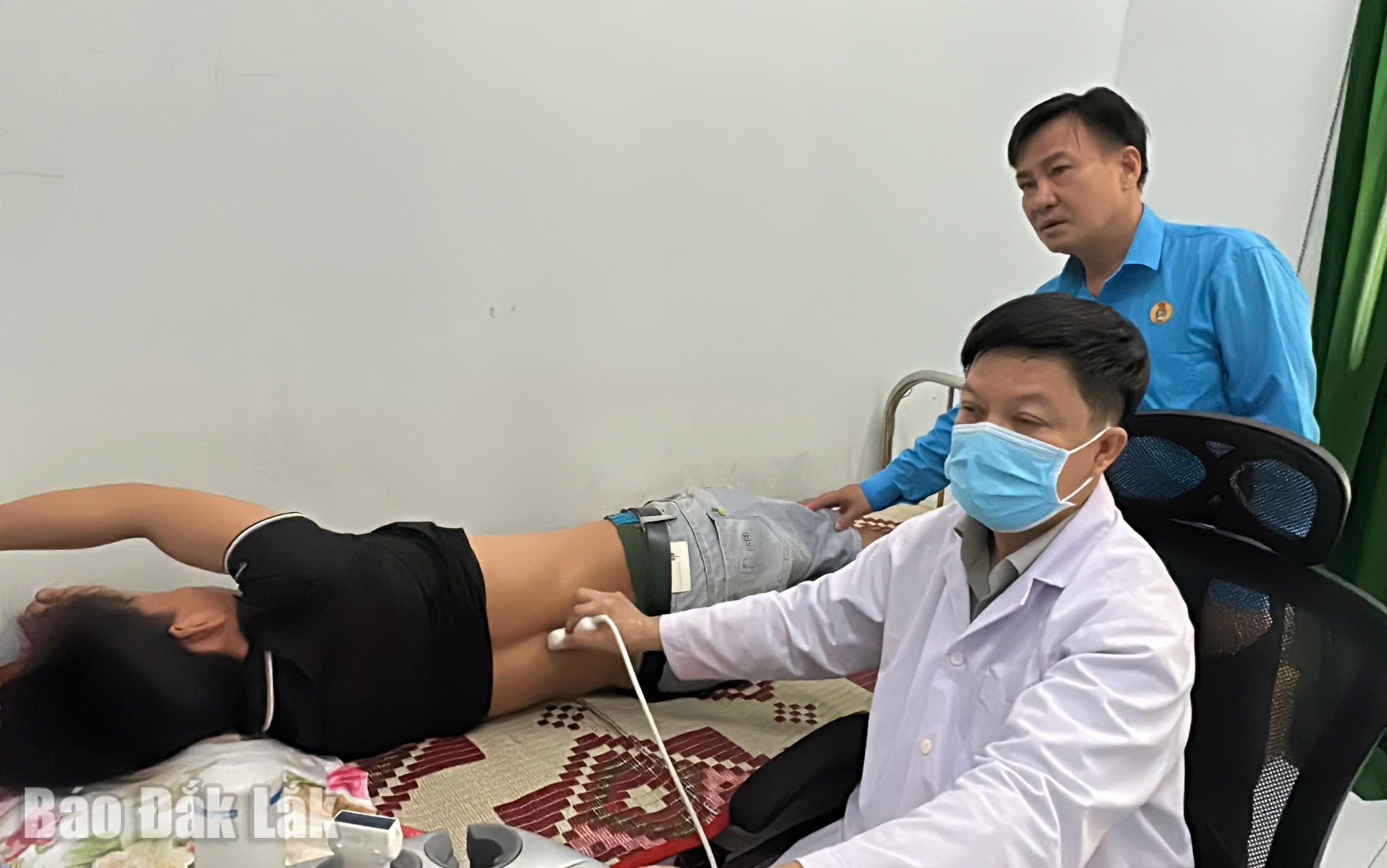 Đoàn viên được khám sức khỏe miễn phí tại chương trình.