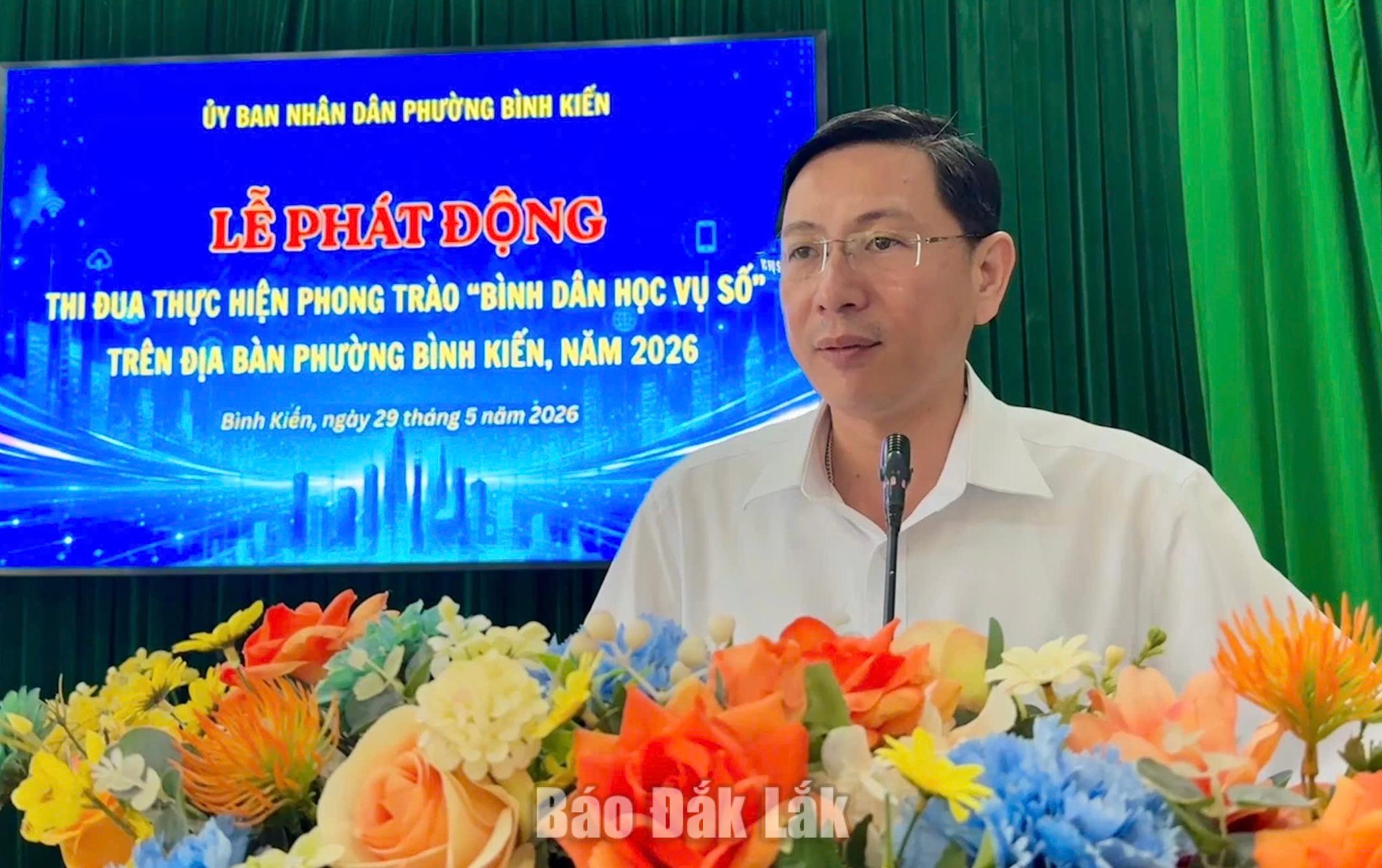 Phó Chủ tịch UBND phường Bình Kiến Lương Thảo Nguyên phát biểu tại buổi lễ phát động.