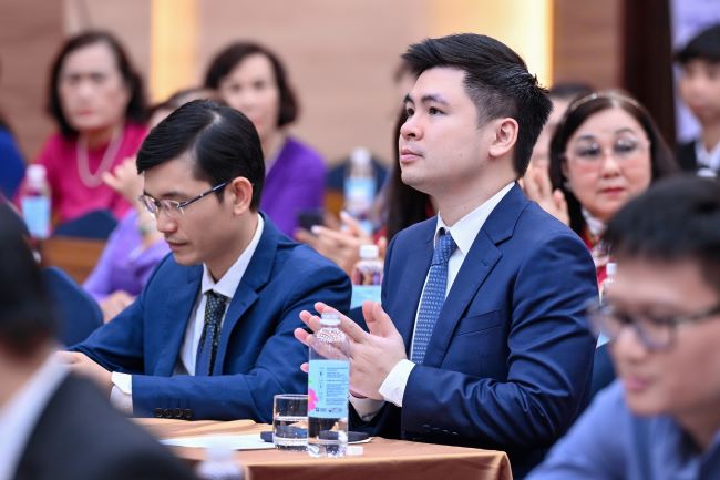 Tăng cường vai trò doanh nghiệp trong bảo vệ trẻ em: Dấu ấn từ Phó Chủ tịch T&T Group Đỗ Vinh Quang 2 pho chu tich t t group do vinh quang tham gia ban chap hanh hoi bao ve quyen tre em viet nam 69fb07c