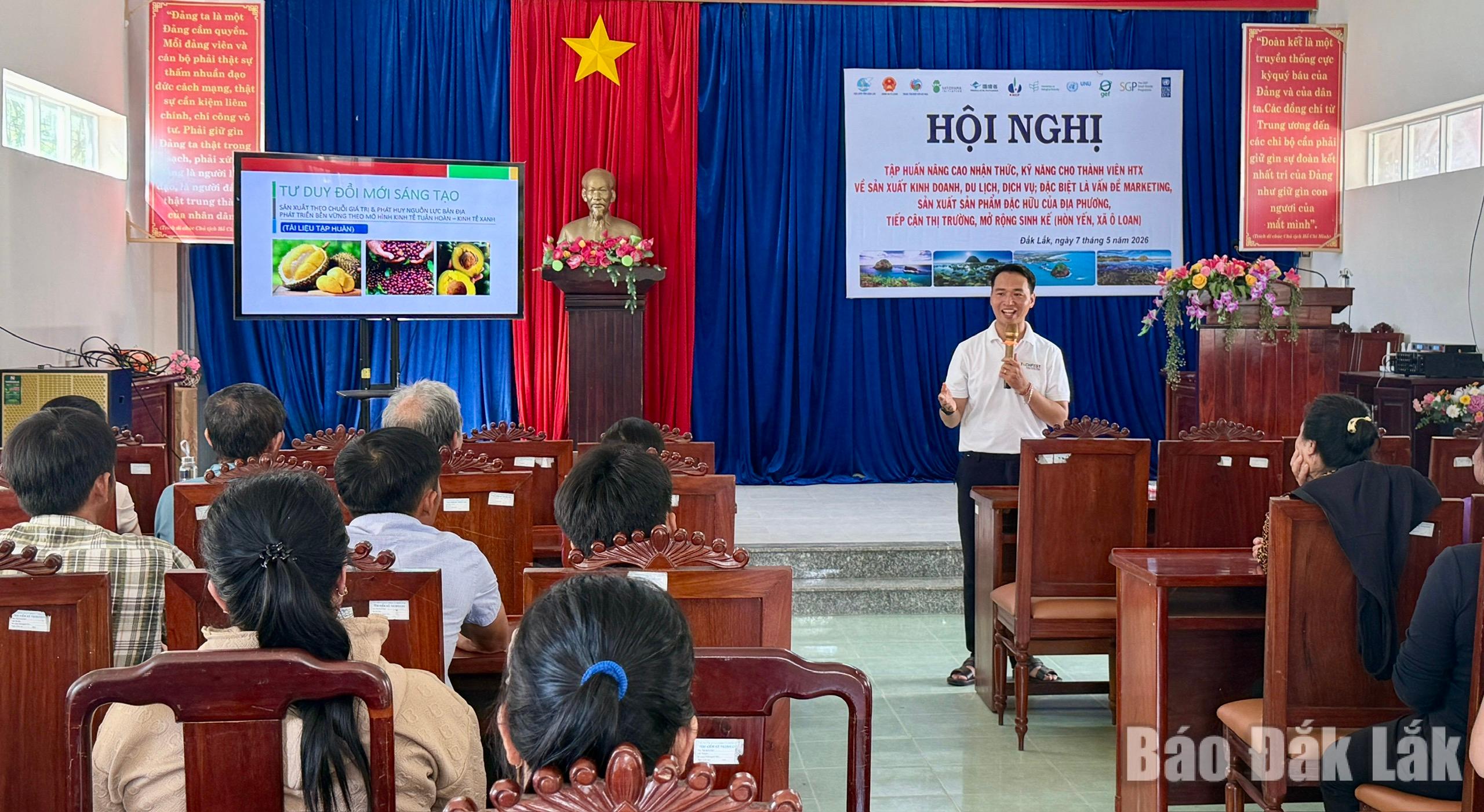 Quang cảnh hội nghị tập huấn.