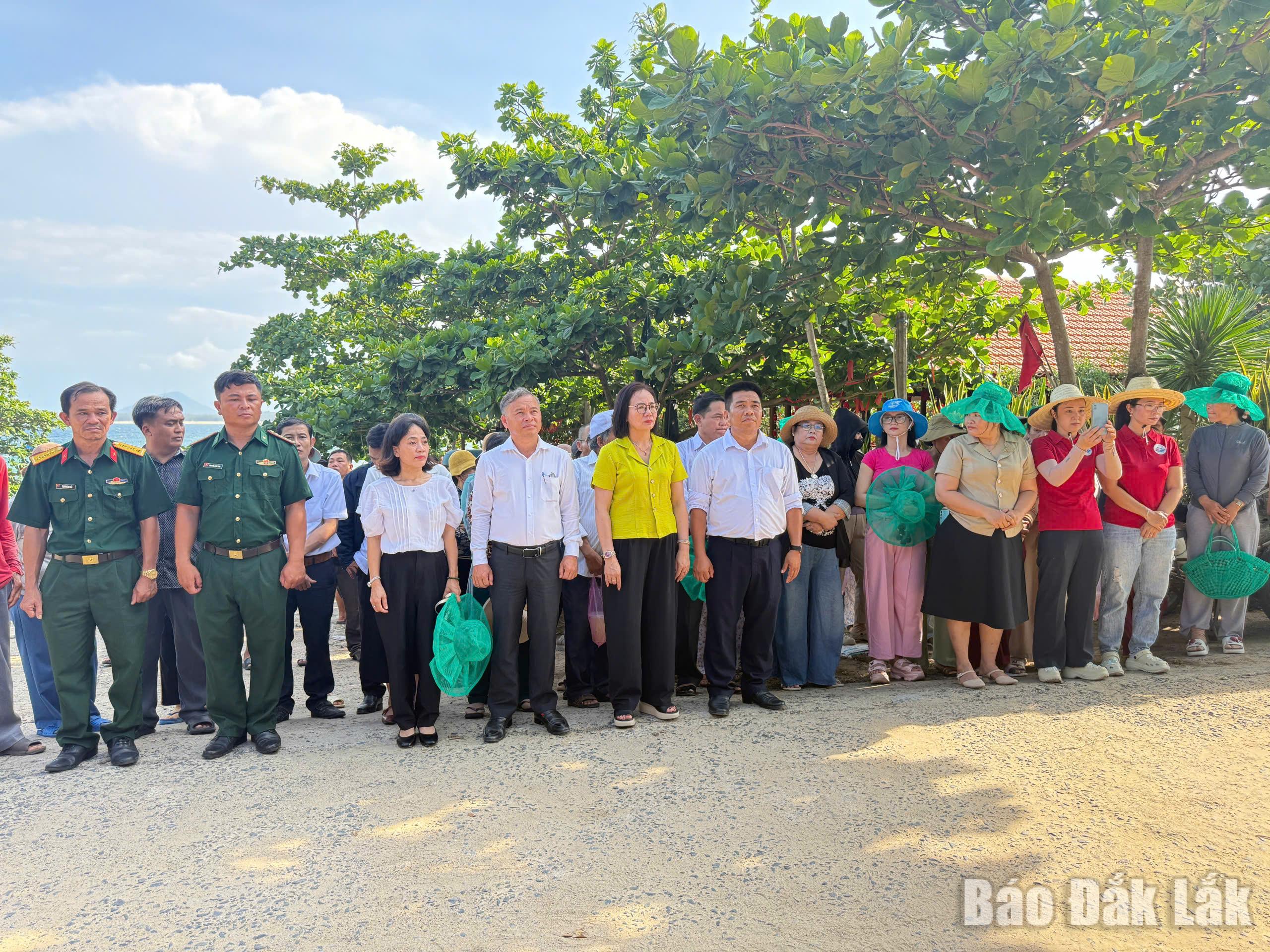Các đại biểu tham dự lễ phát động.